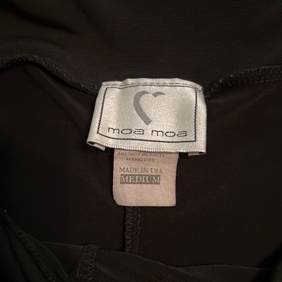 Polyester spandex wide leg capris - Picture 2 of 4